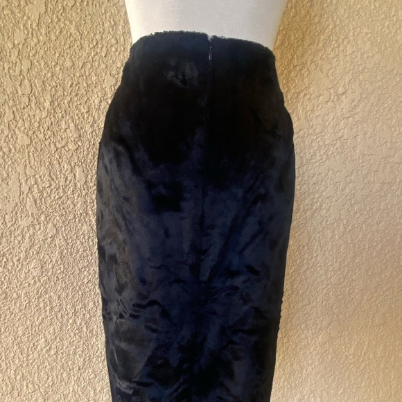 She Pencil Back Split Rich Black Velvet Skirt Size 6 - Picture 2 of 9
